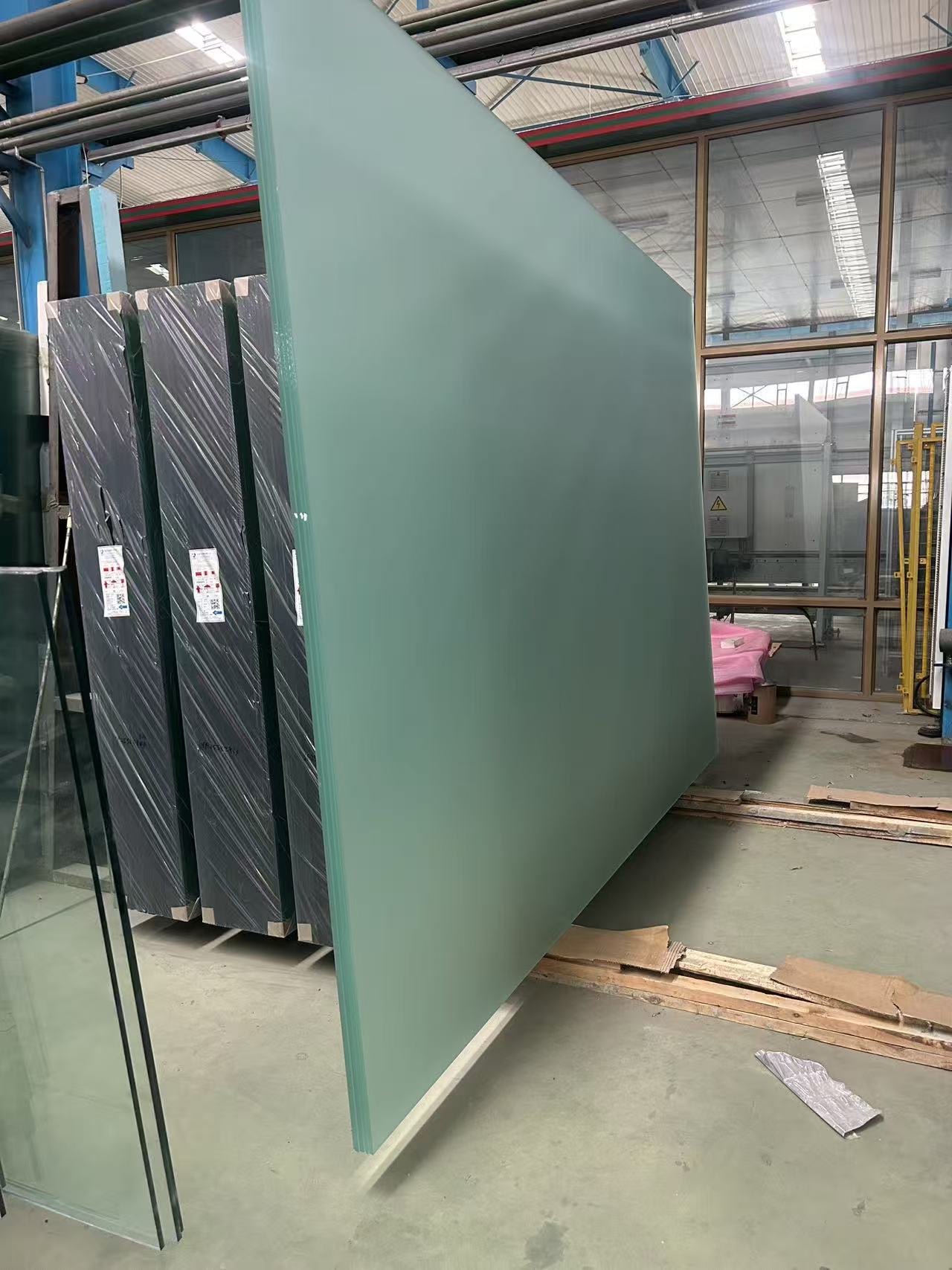 绍兴市彩轴玻璃建筑幕墙玻璃生产基地 - 厂家